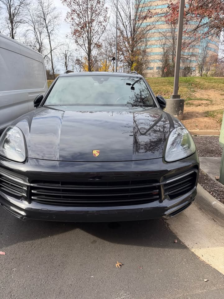 Jet Black Metallic 2019 Porsche Cayenne automatic SUV For Sale