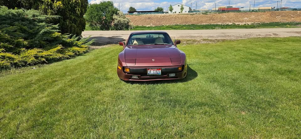 Red 1985 Porsche 944 coupe manual For Sale