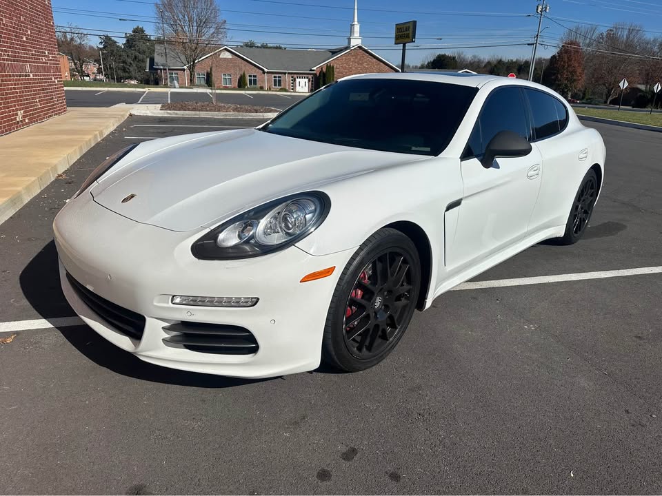 White 2014 Porsche Panamera 4 Platinum Edition automatic sedan For Sale