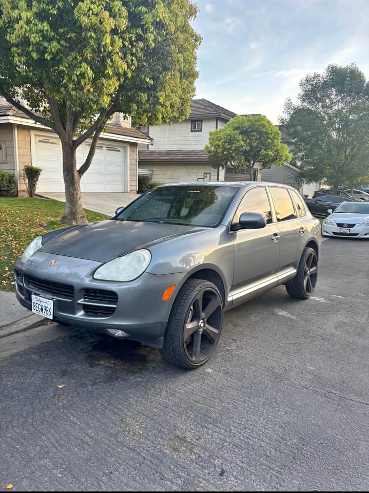Gray 2004 Porsche Cayenne S automatic SUV For Sale
