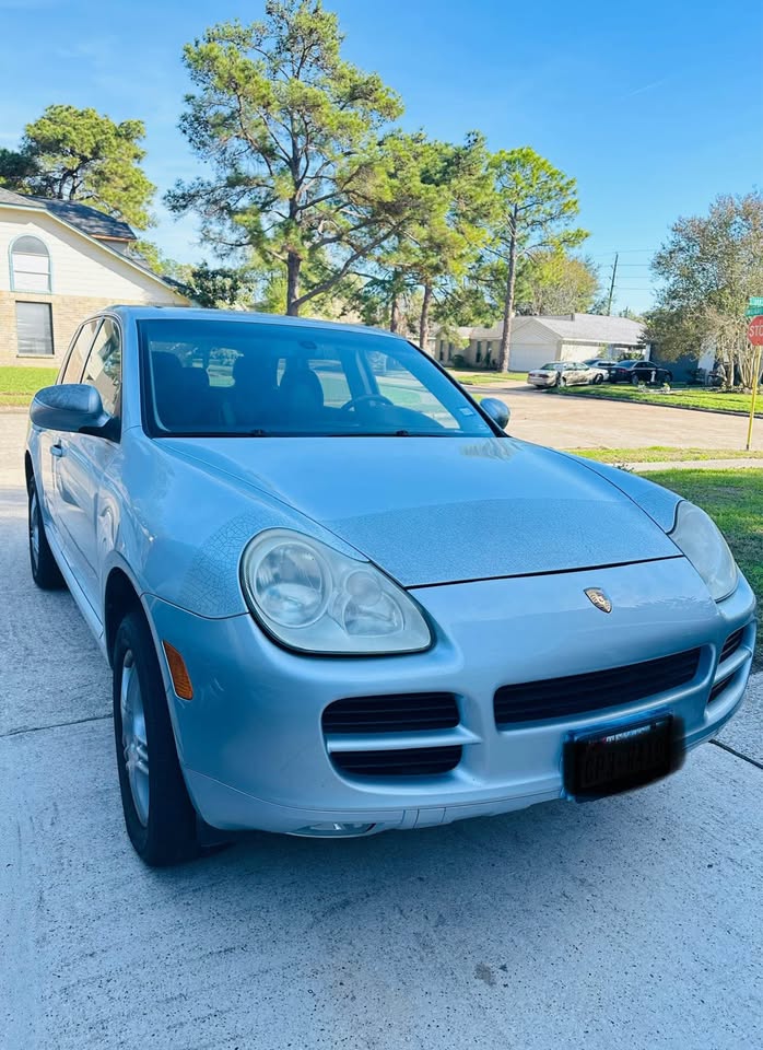 Silver 2005 Porsche Cayenne V6 automatic SUV For Sale