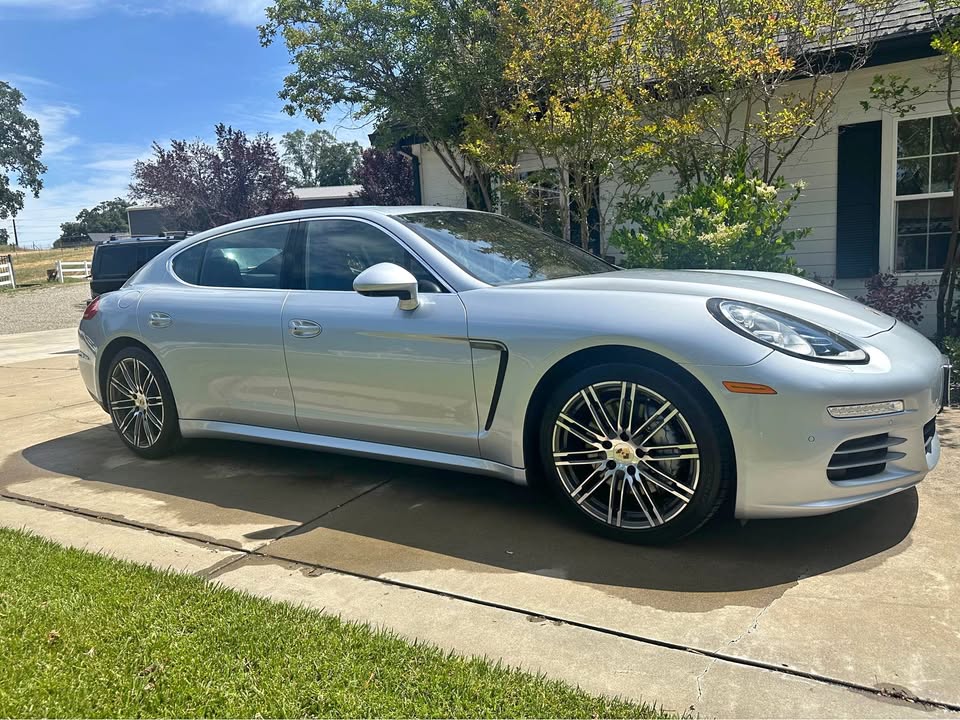 Silver 2014 Porsche Panamera 4S executive sedan automatic For Sale