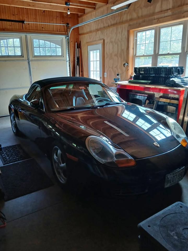 Black 1997 Porsche Boxster manual convertible For Sale
