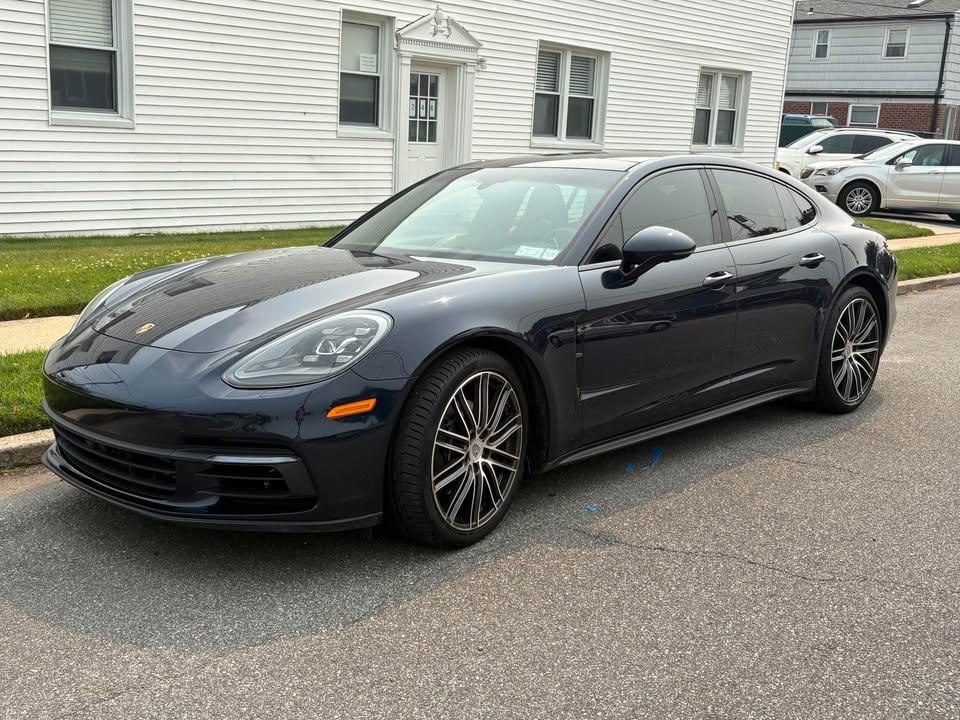 Blue 2018 Porsche Panamera automatic sedan For Sale