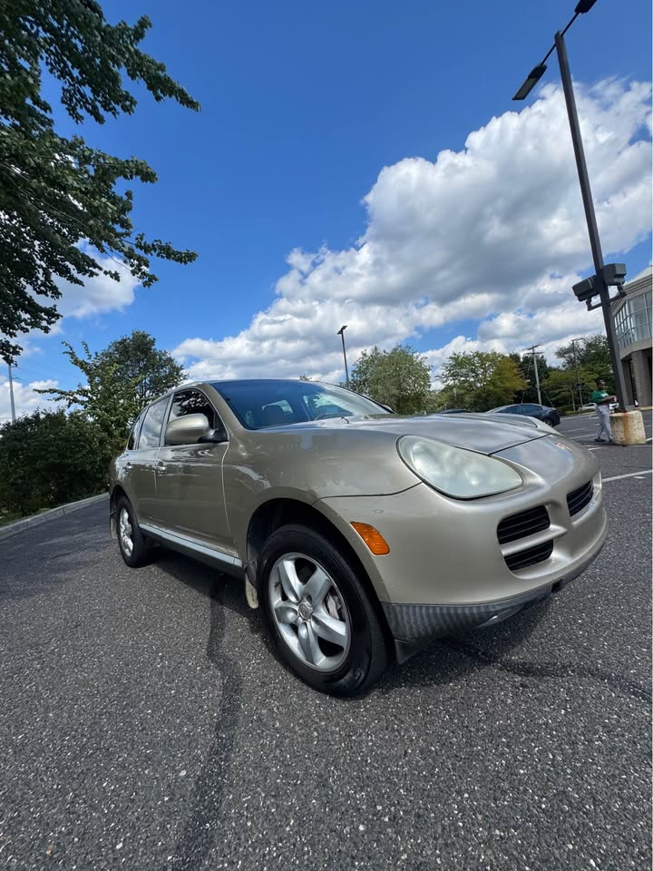 Tan 2004 Porsche Cayenne Base automatic SUV For Sale