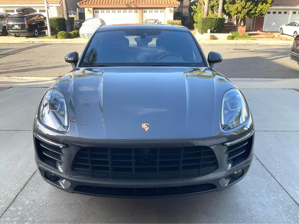 Gray 2017 Porsche Macan automatic SUV For Sale