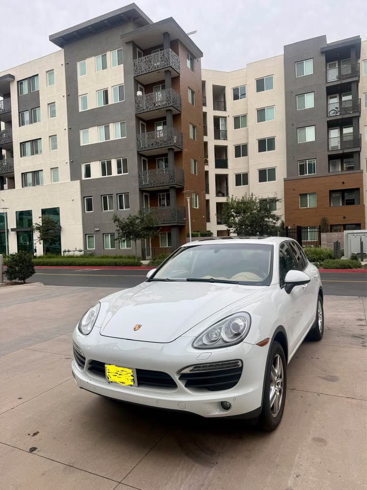 White 2014 Porsche Cayenne S automatic SUV For Sale