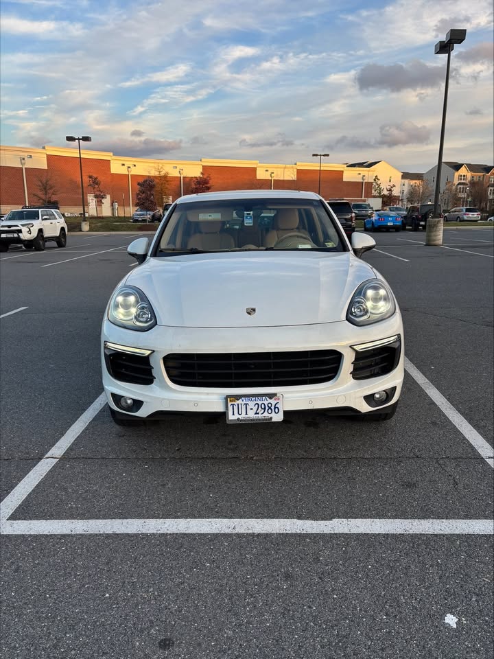 White 2016 Porsche Cayenne S hybrid automatic SUV For Sale
