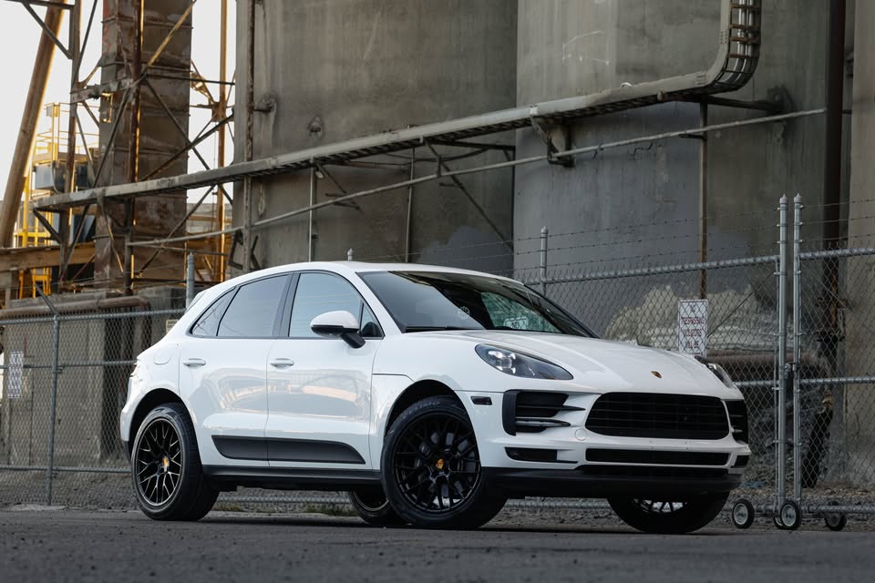 White 2021 Porsche Macan 2.0L Turbo I4 automatic SUV For Sale